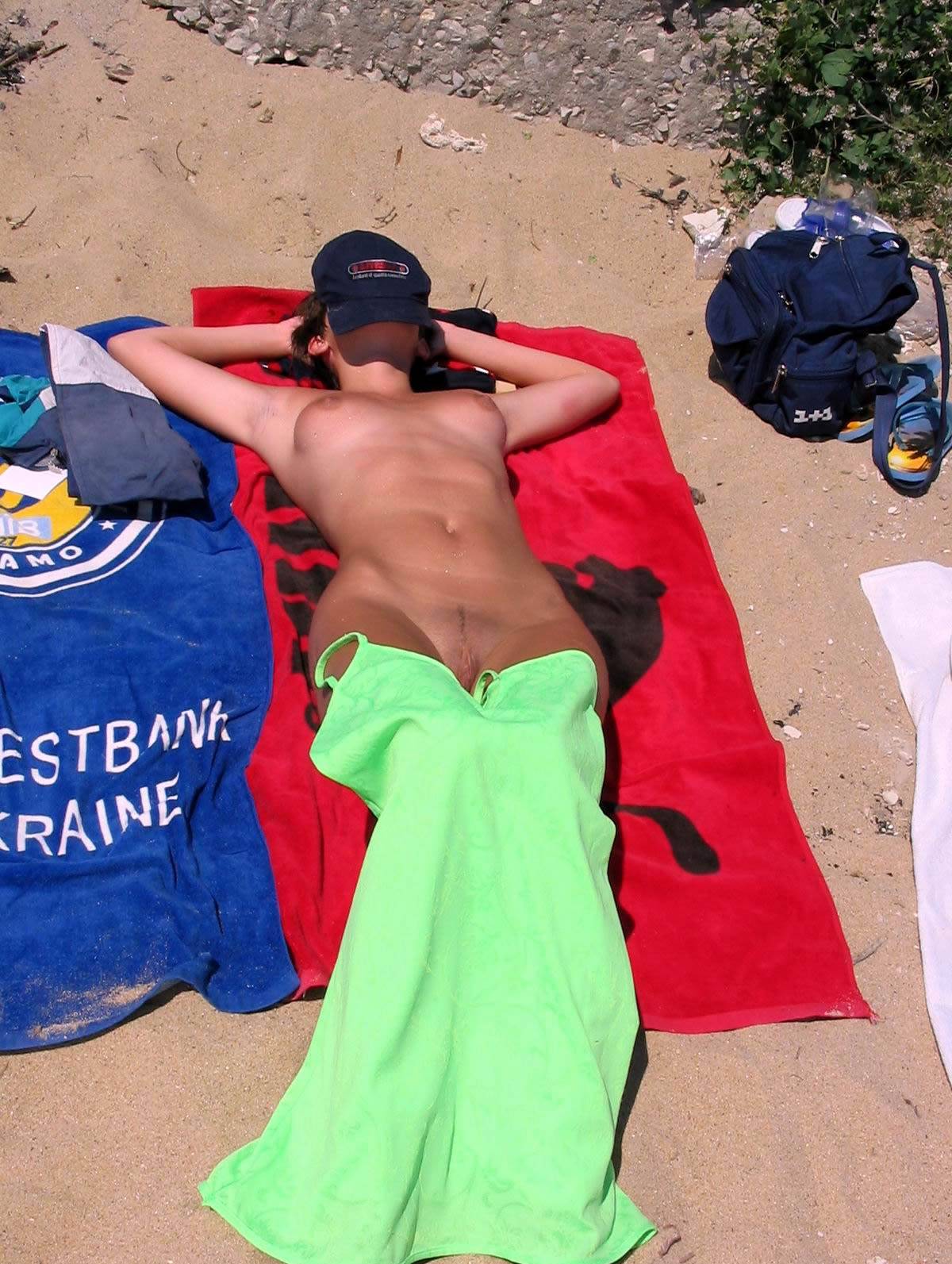 Discover a Serene Escape with Bulgarian Sandy Paint Over and Naturist Girls in Nature's Embrace - 2