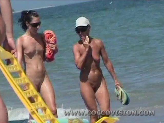 Lola Loves Playa Vera – Discover a Clothing-Optional Paradise Awaiting You - 2